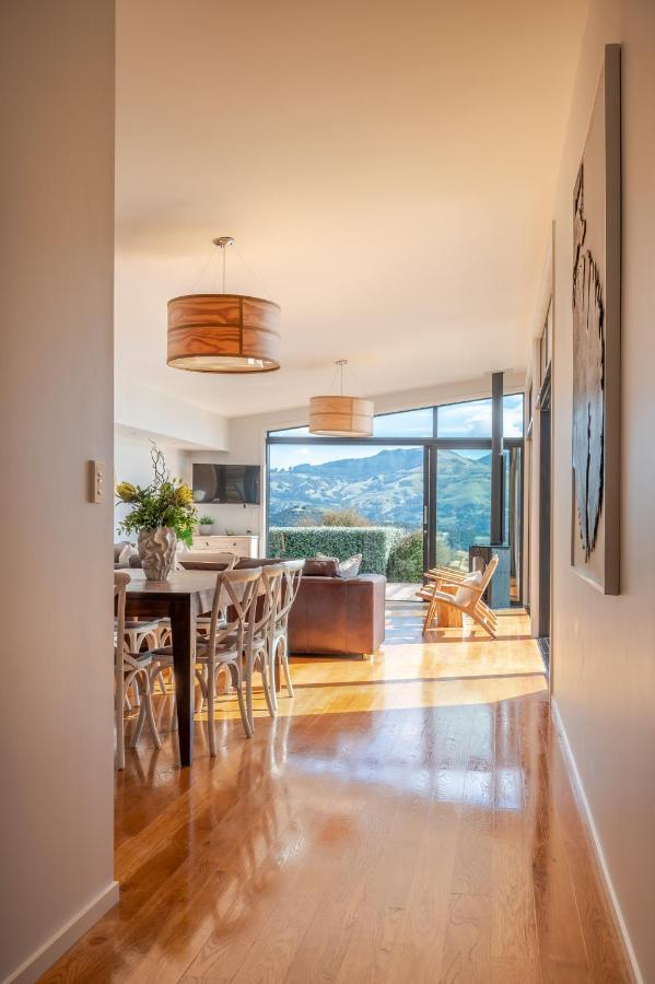 Million Dollar View - Takamatua Holiday Home Akaroa Bagian luar foto
