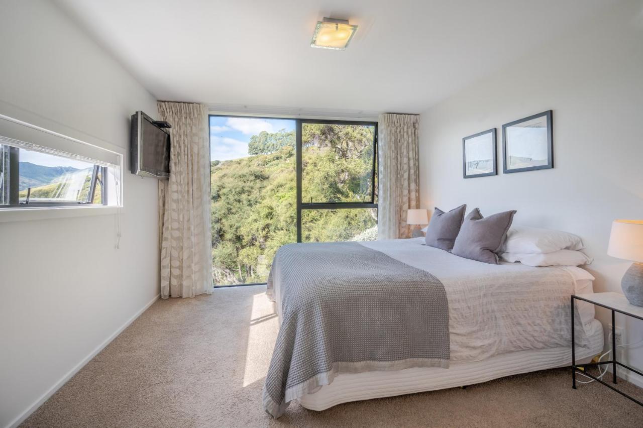 Million Dollar View - Takamatua Holiday Home Akaroa Bagian luar foto