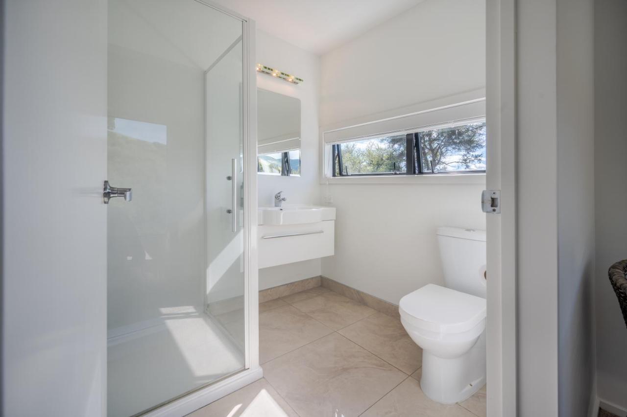 Million Dollar View - Takamatua Holiday Home Akaroa Bagian luar foto