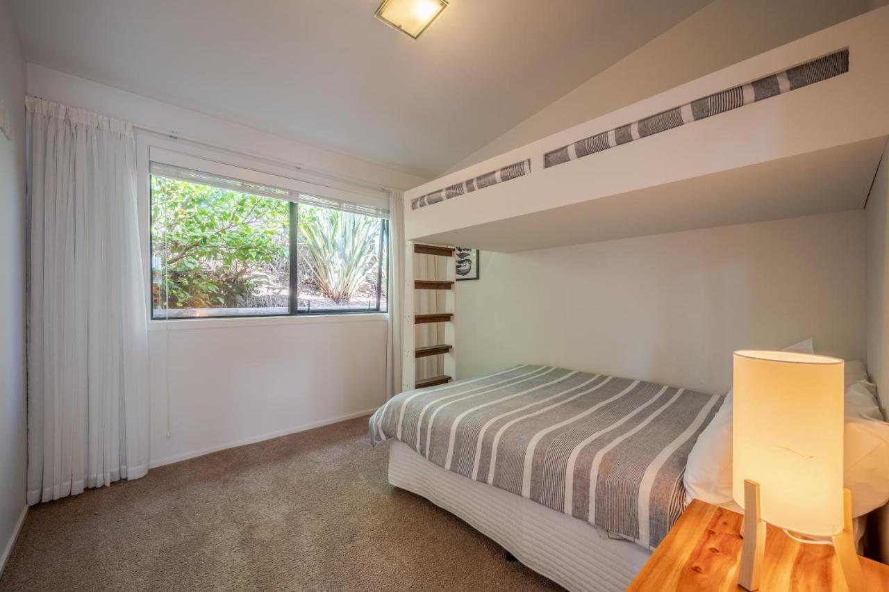 Million Dollar View - Takamatua Holiday Home Akaroa Bagian luar foto